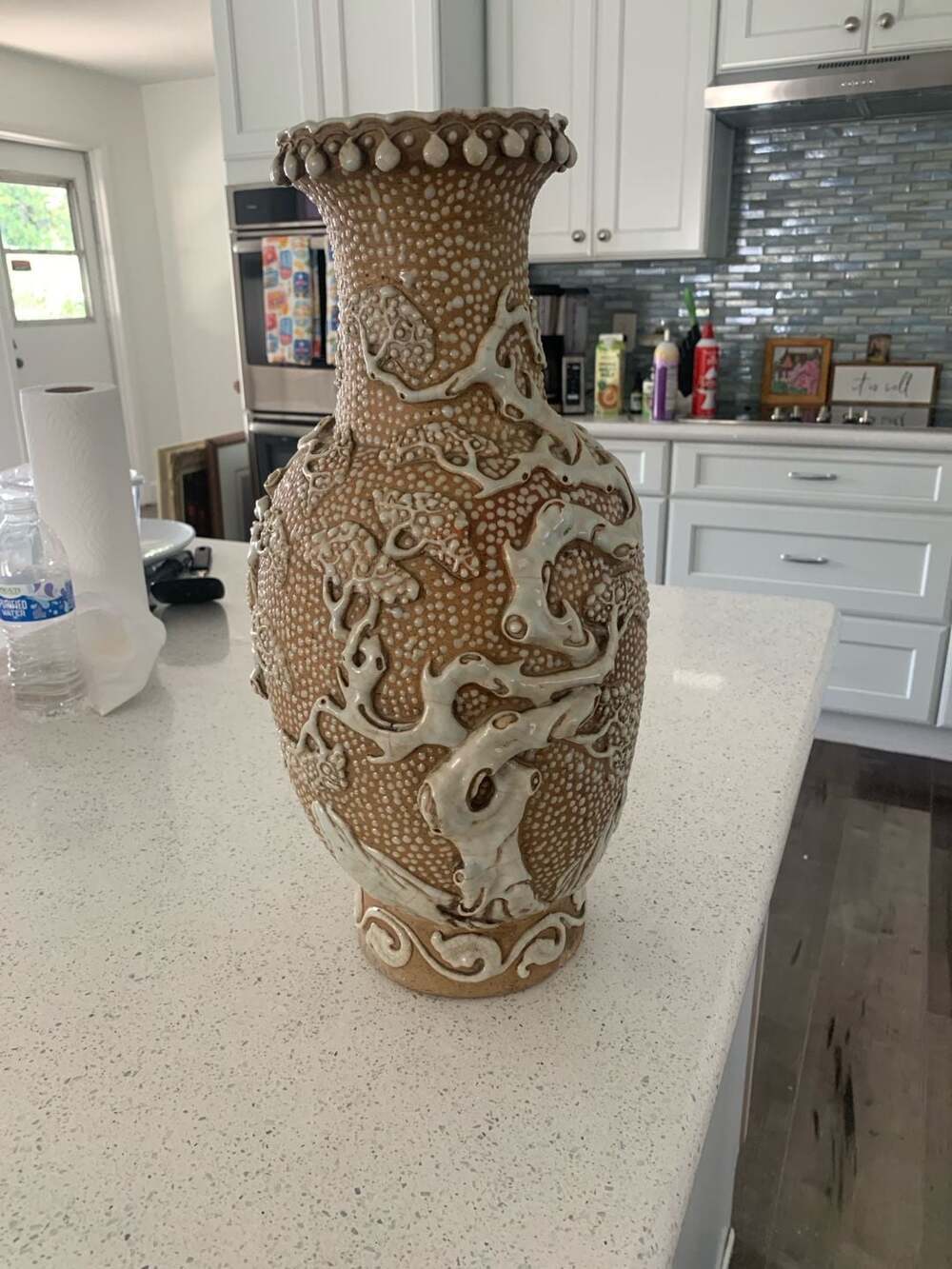 Chinese Art Center Moriage Relief Dragon and Immortality Pine Ceramic Vase